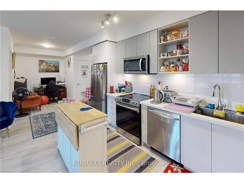 1604B-4655 Metcalfe Avenue Avenue, Mississauga, ON - Indoor Photo Showing Kitchen