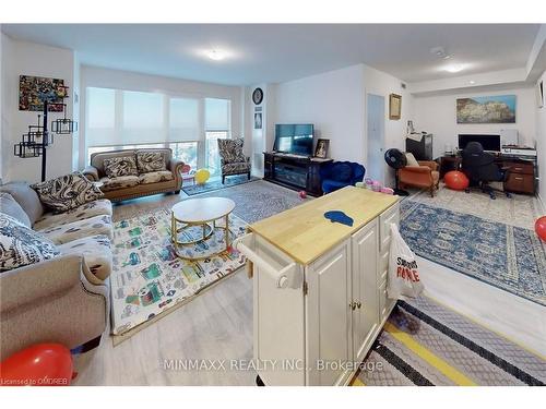 1604B-4655 Metcalfe Avenue Avenue, Mississauga, ON - Indoor Photo Showing Living Room