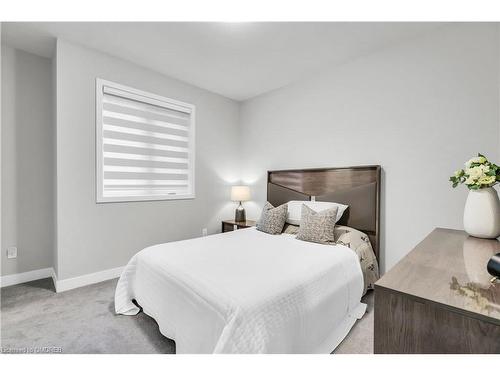 1058 Thompson Drive, Oshawa, ON - Indoor Photo Showing Bedroom