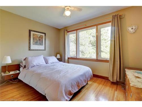 167 West 18Th Street, Hamilton, ON - Indoor Photo Showing Bedroom