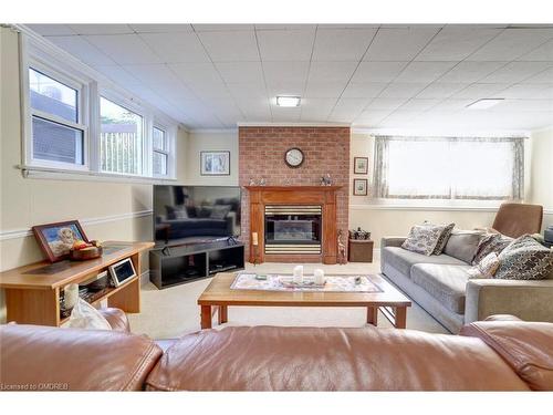 167 West 18Th Street, Hamilton, ON - Indoor Photo Showing Living Room With Fireplace