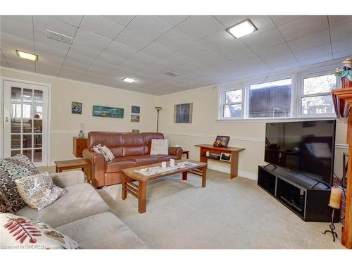 167 West 18Th Street, Hamilton, ON - Indoor Photo Showing Living Room