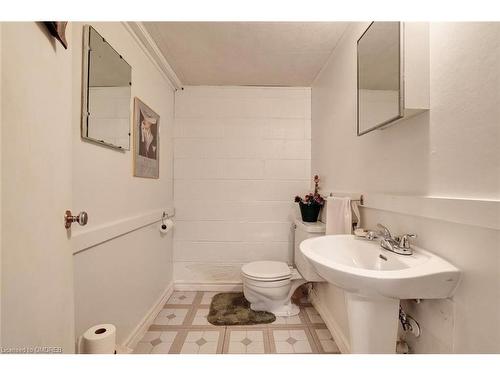 167 West 18Th Street, Hamilton, ON - Indoor Photo Showing Bathroom