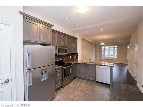 63-541 Winston Road, Grimsby, ON - Indoor Photo Showing Kitchen