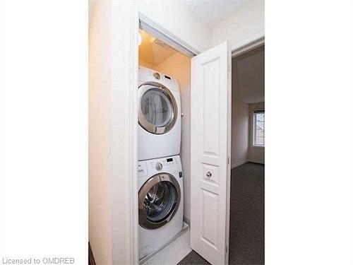 63-541 Winston Road, Grimsby, ON - Indoor Photo Showing Laundry Room