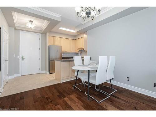 25 Kingsbridge Gardens Circle, Mississauga, ON - Indoor