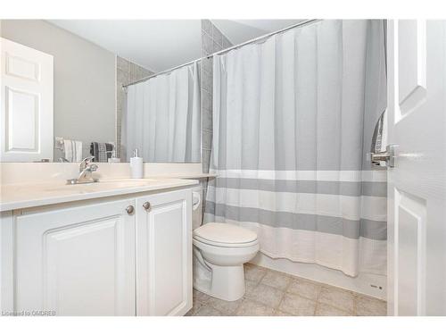 25 Kingsbridge Gardens Circle, Mississauga, ON - Indoor Photo Showing Bathroom