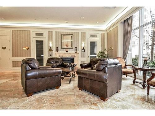 25 Kingsbridge Gardens Circle, Mississauga, ON - Indoor Photo Showing Living Room