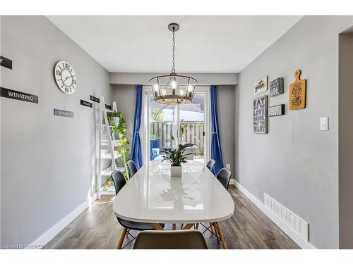 88-5475 Lakeshore Road, Burlington, ON - Indoor Photo Showing Dining Room