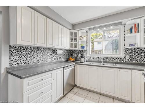 88-5475 Lakeshore Road, Burlington, ON - Indoor Photo Showing Kitchen With Double Sink