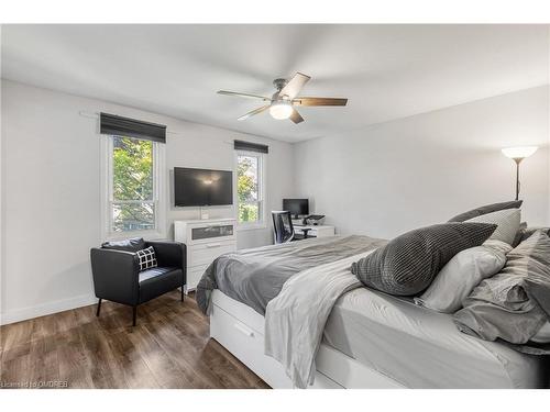 88-5475 Lakeshore Road, Burlington, ON - Indoor Photo Showing Bedroom