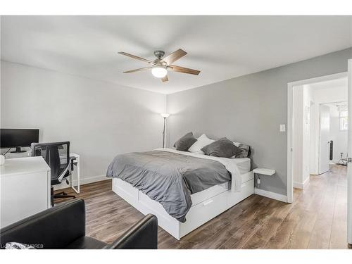 88-5475 Lakeshore Road, Burlington, ON - Indoor Photo Showing Bedroom