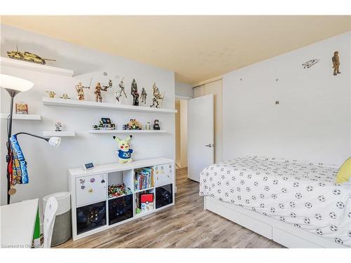 88-5475 Lakeshore Road, Burlington, ON - Indoor Photo Showing Bedroom