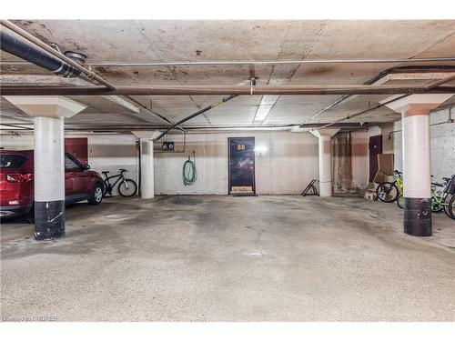 88-5475 Lakeshore Road, Burlington, ON - Indoor Photo Showing Garage