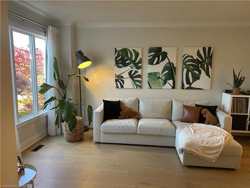 5392 Sheldon Park Drive, Burlington, ON - Indoor Photo Showing Living Room