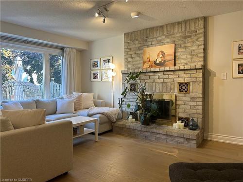 5392 Sheldon Park Drive, Burlington, ON - Indoor Photo Showing Living Room With Fireplace