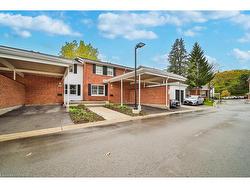 4-403 Keats Way  Waterloo, ON N2L 5S7