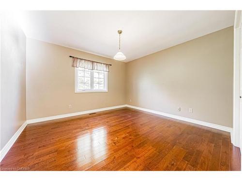 211 Mclaren Road, Milton, ON - Indoor Photo Showing Other Room