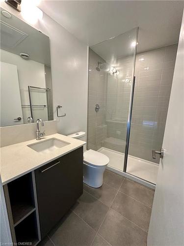 807-3005 Pine Glen Road, Oakville, ON - Indoor Photo Showing Bathroom