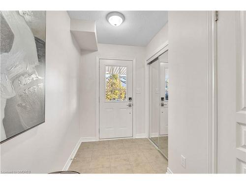 158 Truedell Circle, Waterdown, ON - Indoor Photo Showing Other Room