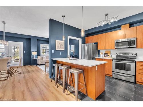 158 Truedell Circle, Waterdown, ON - Indoor Photo Showing Kitchen With Stainless Steel Kitchen