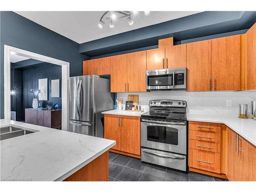 158 Truedell Circle, Waterdown, ON - Indoor Photo Showing Kitchen With Stainless Steel Kitchen With Double Sink