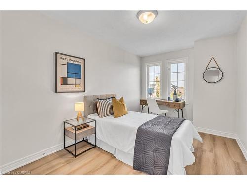 158 Truedell Circle, Waterdown, ON - Indoor Photo Showing Bedroom