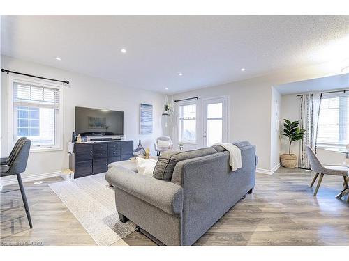 307 Ellen Davidson Drive, Oakville, ON 