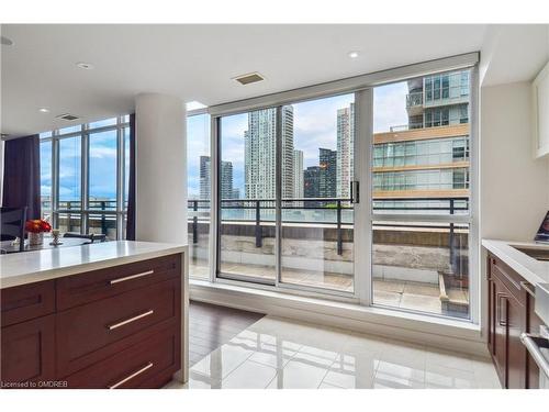 832-8 Telegram Mews, Toronto, ON - Indoor Photo Showing Kitchen