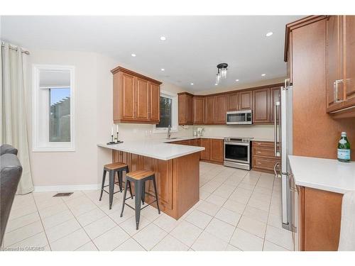 10 Orchid Avenue, Georgetown, ON - Indoor Photo Showing Kitchen