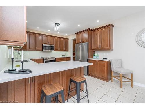 10 Orchid Avenue, Georgetown, ON - Indoor Photo Showing Kitchen