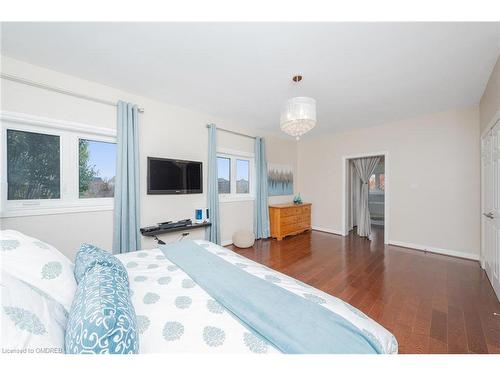 10 Orchid Avenue, Georgetown, ON - Indoor Photo Showing Bedroom