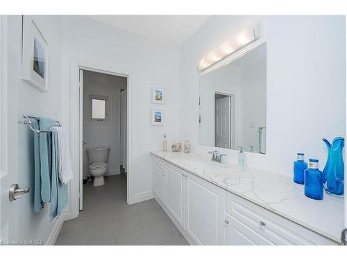 10 Orchid Avenue, Georgetown, ON - Indoor Photo Showing Bathroom