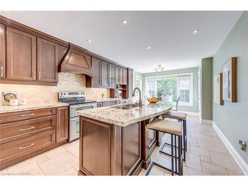 1312 Fieldcrest Lane, Oakville, ON - Indoor Photo Showing Kitchen With Double Sink With Upgraded Kitchen