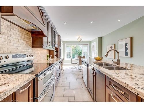 1312 Fieldcrest Lane, Oakville, ON - Indoor Photo Showing Kitchen With Double Sink With Upgraded Kitchen