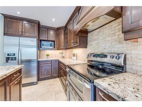 1312 Fieldcrest Lane, Oakville, ON - Indoor Photo Showing Kitchen With Stainless Steel Kitchen With Upgraded Kitchen