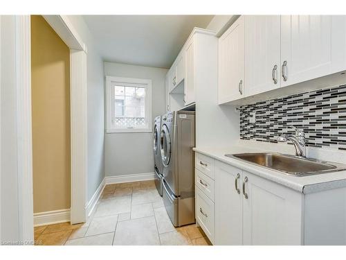 1312 Fieldcrest Lane, Oakville, ON - Indoor Photo Showing Laundry Room