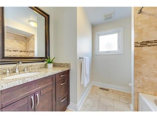 1312 Fieldcrest Lane, Oakville, ON - Indoor Photo Showing Bathroom