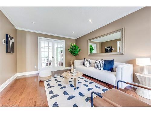 1312 Fieldcrest Lane, Oakville, ON - Indoor Photo Showing Living Room