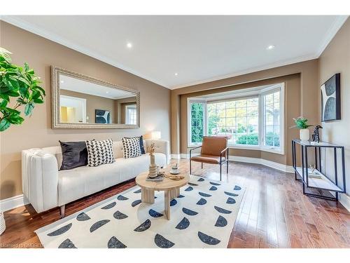 1312 Fieldcrest Lane, Oakville, ON - Indoor Photo Showing Living Room