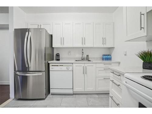 312-1450 Glen Abbey Gate, Oakville, ON - Indoor Photo Showing Kitchen