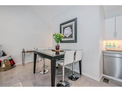 27 Aldridge Street, Hamilton, ON - Indoor Photo Showing Dining Room