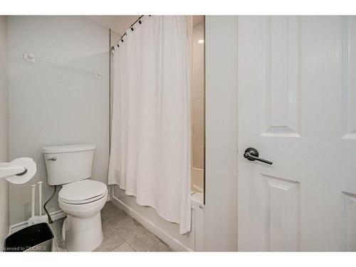 27 Aldridge Street, Hamilton, ON - Indoor Photo Showing Bathroom