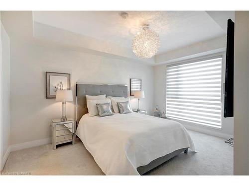 212-2375 Bronte Road, Oakville, ON - Indoor Photo Showing Bedroom