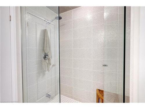 212-2375 Bronte Road, Oakville, ON - Indoor Photo Showing Bathroom