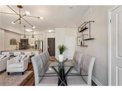 212-2375 Bronte Road, Oakville, ON - Indoor Photo Showing Dining Room