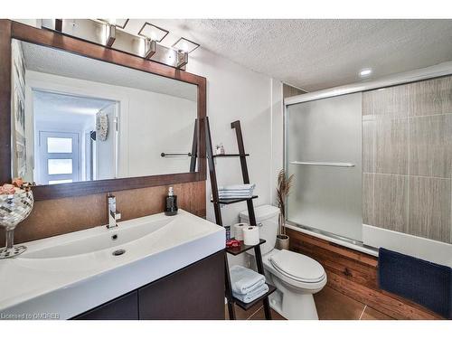 6068 Drummond Road, Niagara Falls, ON - Indoor Photo Showing Bathroom