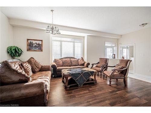 5471 Bellaggio Crescent, Mississauga, ON - Indoor Photo Showing Living Room