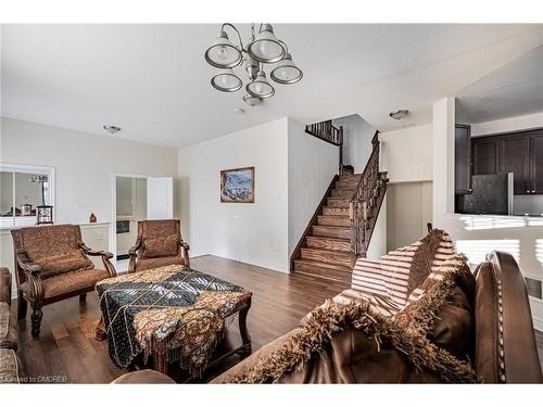 5471 Bellaggio Crescent, Mississauga, ON - Indoor Photo Showing Living Room