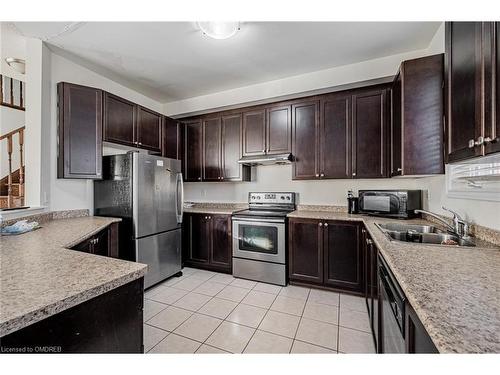 5471 Bellaggio Crescent, Mississauga, ON - Indoor Photo Showing Kitchen With Double Sink